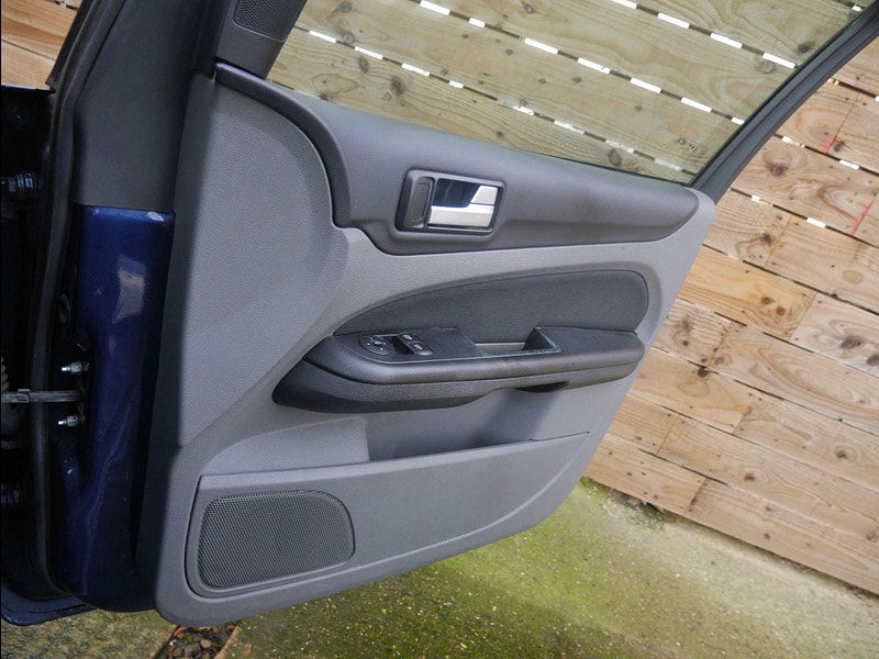 Ford Focus 1.6 Style Hatchback 5dr Petrol Manual (159 g/km, 99 bhp) 5dr Manual 2026