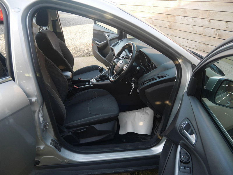 Ford Focus 1.6 TDCi Zetec Hatchback 5dr Diesel Manual Euro 5 (s/s) (115 ps) 5dr Manual 2026