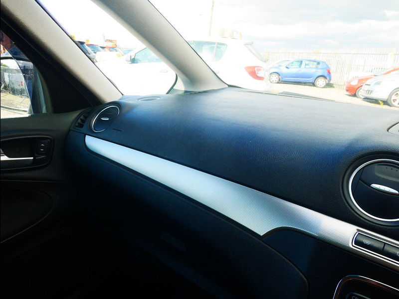 Ford S-Max 2.0 TDCi Zetec MPV 5dr Diesel Powershift Euro 5 (140 ps) 5dr Automatic 2025