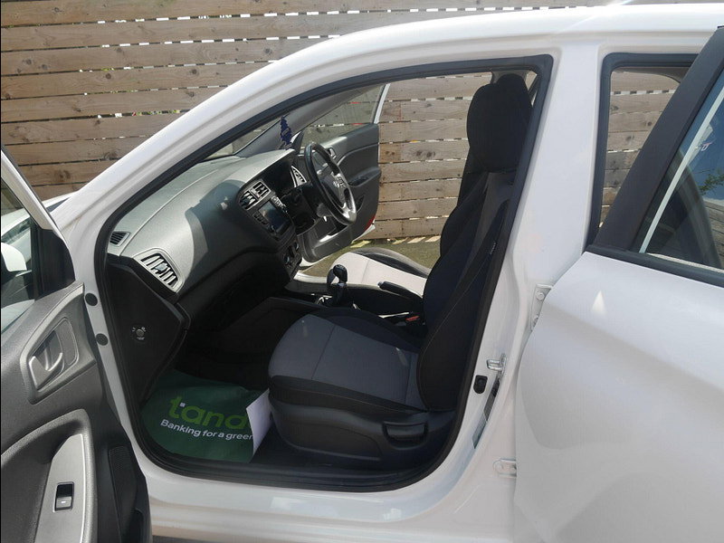 Hyundai I20 1.2 SE Launch Edition Hatchback 5dr Petrol Manual Euro 6 (s/s) (84 ps) 5dr Manual 2026