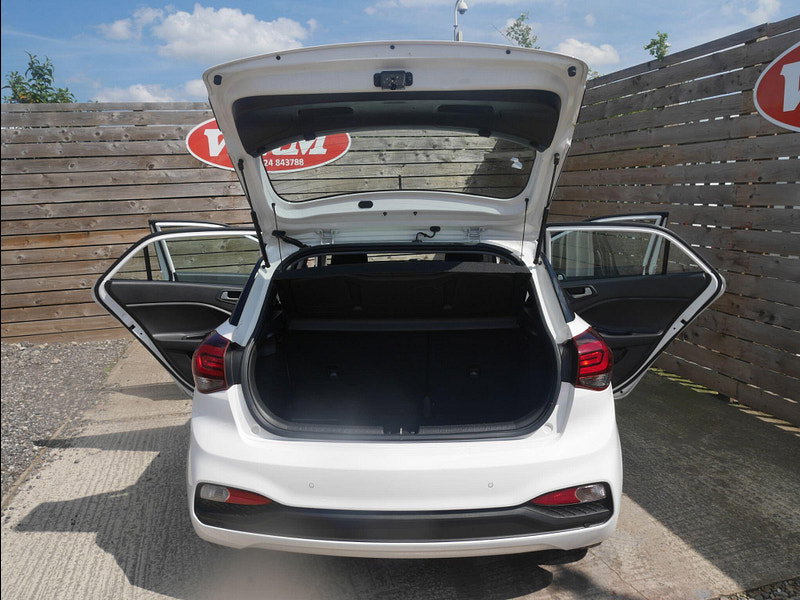 Hyundai I20 1.2 SE Launch Edition Hatchback 5dr Petrol Manual Euro 6 (s/s) (84 ps) 5dr Manual 2026