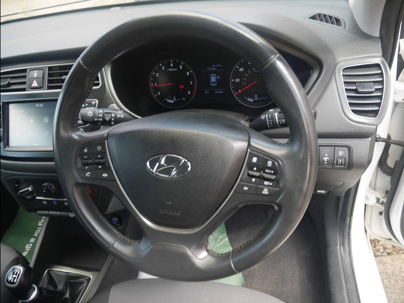 Hyundai I20 1.2 SE Launch Edition Hatchback 5dr Petrol Manual Euro 6 (s/s) (84 ps) 5dr Manual 2026