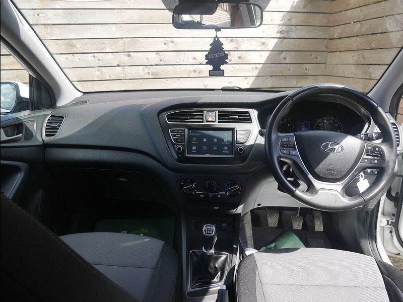 Hyundai I20 1.2 SE Launch Edition Hatchback 5dr Petrol Manual Euro 6 (s/s) (84 ps) 5dr Manual 2026