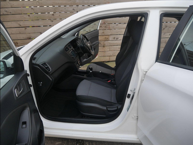 Hyundai I20 1.2 SE Launch Edition Hatchback 5dr Petrol Manual Euro 6 (s/s) (84 ps) 5dr Manual 2026