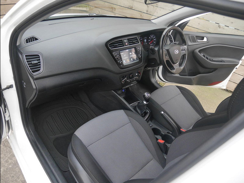 Hyundai I20 1.2 SE Launch Edition Hatchback 5dr Petrol Manual Euro 6 (s/s) (84 ps) 5dr Manual 2026