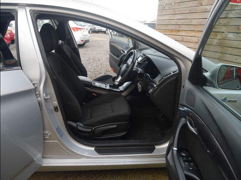 Hyundai I40 1.7 CRDi Blue Drive Active Estate 5dr Diesel Manual Euro 5 (s/s) (115 ps) 5dr Manual 2025