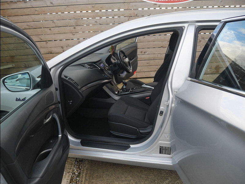 Hyundai I40 1.7 CRDi Blue Drive Active Estate 5dr Diesel Manual Euro 5 (s/s) (115 ps) 5dr Manual 2025