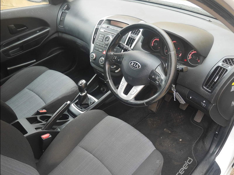 Kia Ceed 1.4 VR-7 Euro 5 5dr 5dr Manual 2024