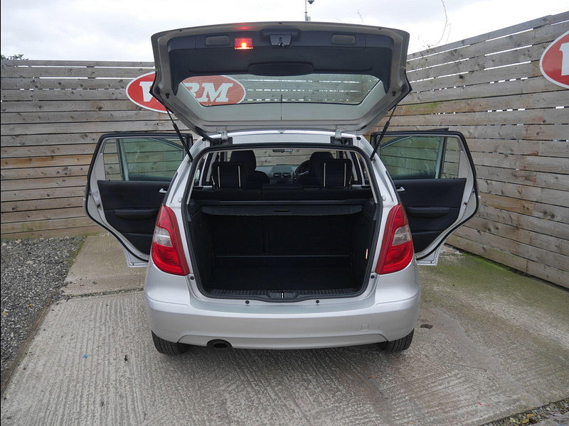 Mercedes-Benz A Class 1.5 A160 BlueEfficiency Classic SE Hatchback 5dr Petrol Manual (139 g/km, 95 bhp) 5dr Manual 2026