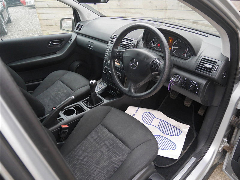 Mercedes-Benz A Class 1.5 A160 BlueEfficiency Classic SE Hatchback 5dr Petrol Manual (139 g/km, 95 bhp) 5dr Manual 2026