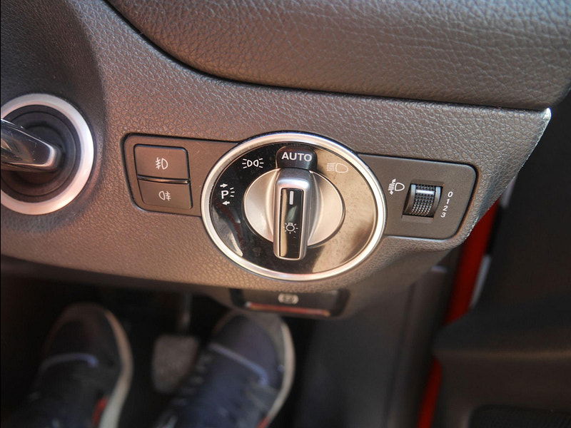 Mercedes-Benz GLA 1.6 GLA200 SE Euro 6 (s/s) 5dr 5dr Manual 2025