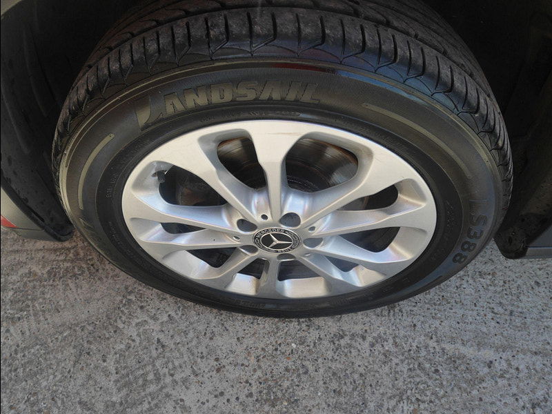 Mercedes-Benz GLA 1.6 GLA200 SE Euro 6 (s/s) 5dr 5dr Manual 2025