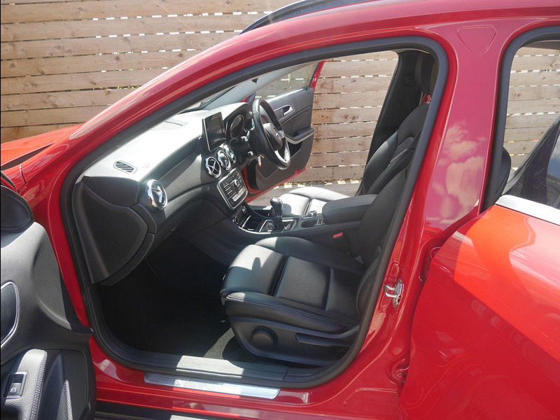 Mercedes-Benz GLA 1.6 GLA200 SE Euro 6 (s/s) 5dr 5dr Manual 2025