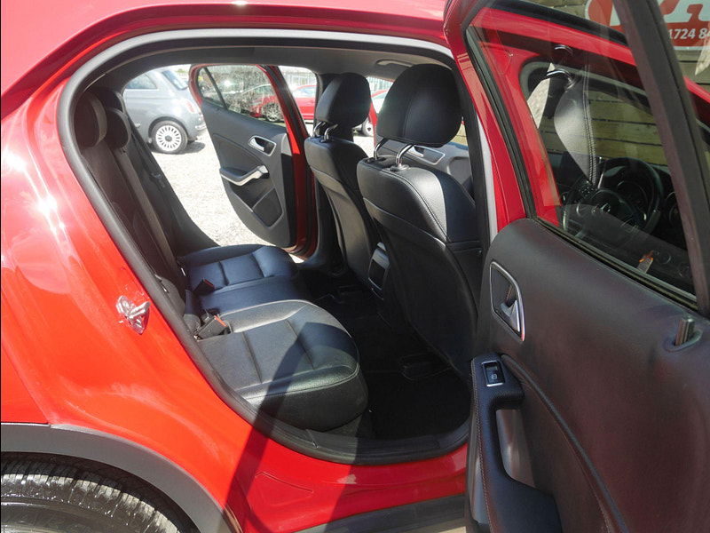 Mercedes-Benz GLA 1.6 GLA200 SE Euro 6 (s/s) 5dr 5dr Manual 2025