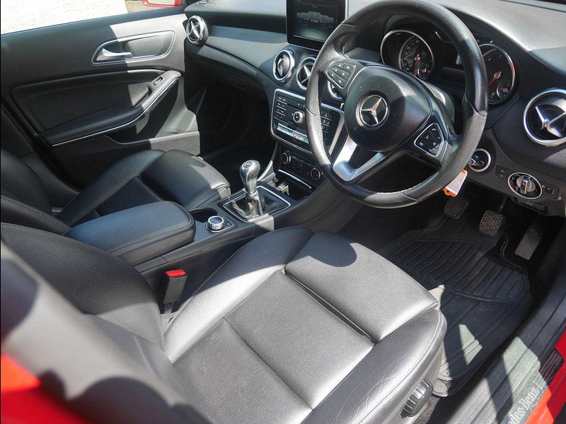 Mercedes-Benz GLA 1.6 GLA200 SE Euro 6 (s/s) 5dr 5dr Manual 2025