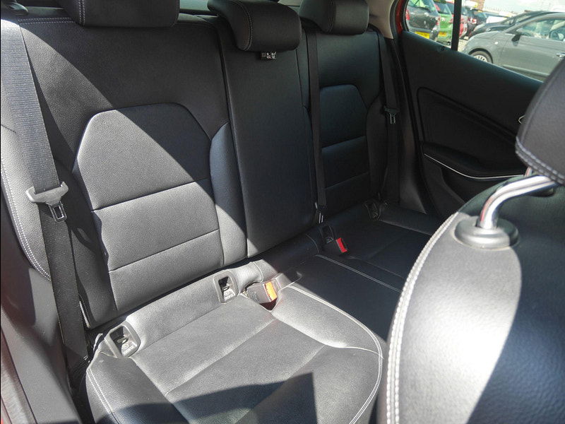 Mercedes-Benz GLA 1.6 GLA200 SE Euro 6 (s/s) 5dr 5dr Manual 2025