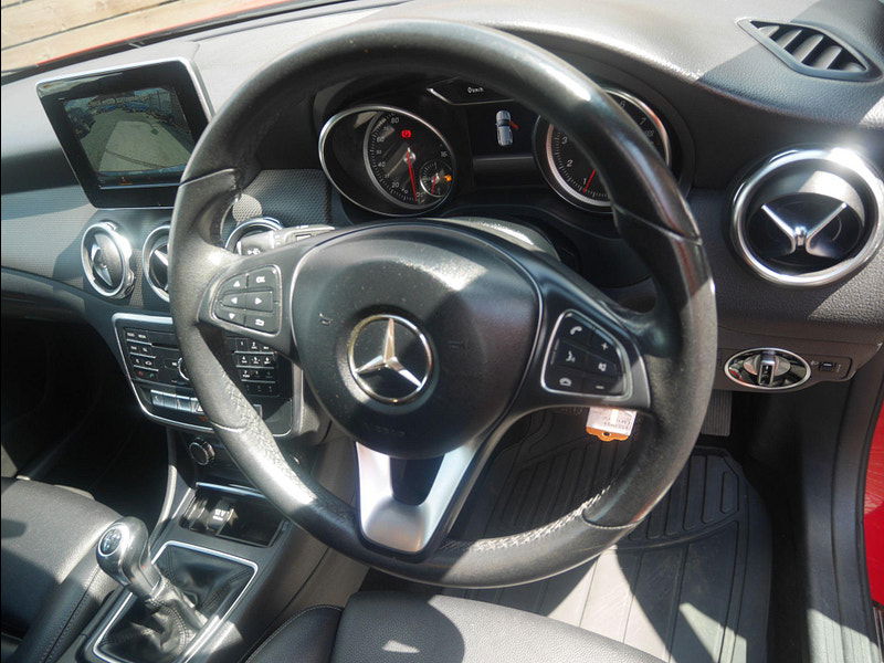 Mercedes-Benz GLA 1.6 GLA200 SE Euro 6 (s/s) 5dr 5dr Manual 2025