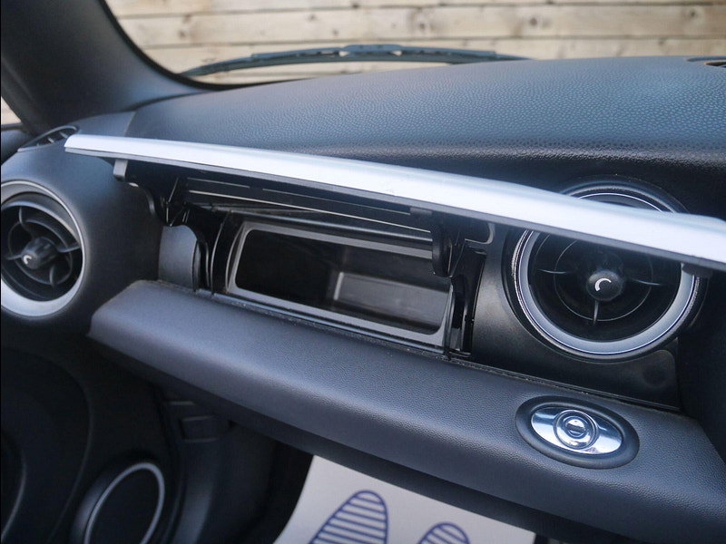 MINI Convertible 1.6 One Convertible 2dr Petrol Manual Euro 5 (98 ps) 2dr Manual 2026