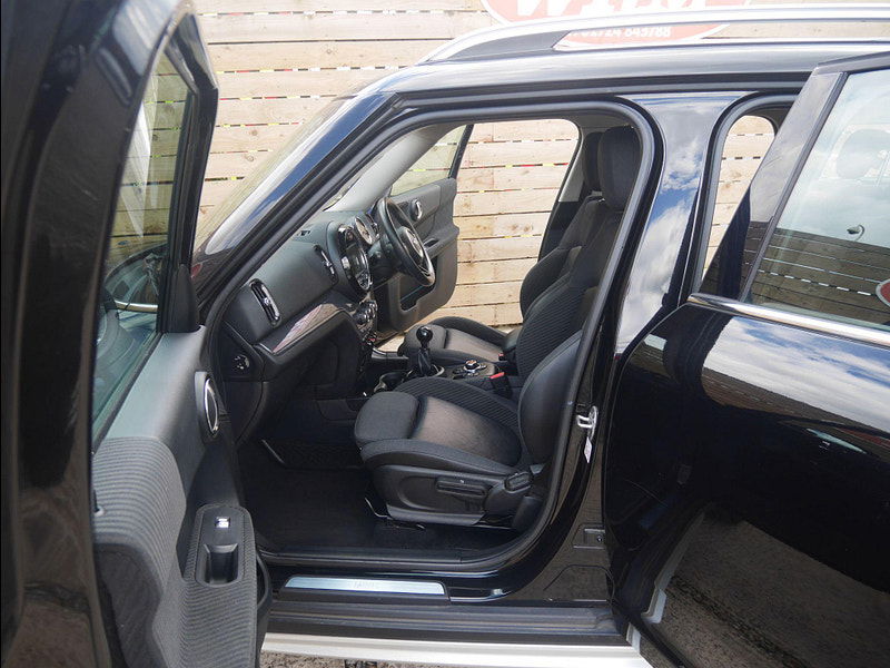 MINI Countryman 1.5 Cooper Euro 6 (s/s) 5dr 5dr Manual 2025