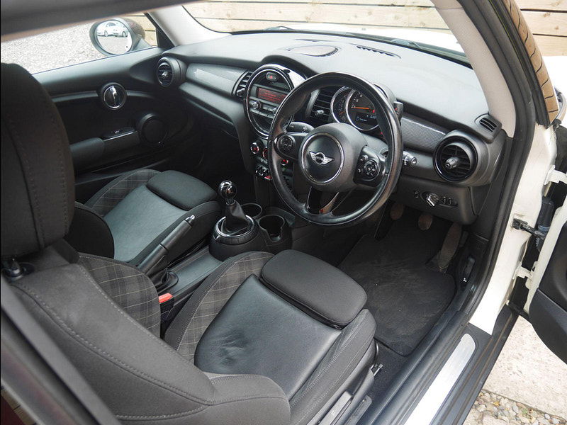 MINI Hatch 1.5 Cooper D Euro 6 (s/s) 3dr 3dr Manual 2025