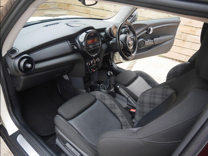 MINI Hatch 1.5 Cooper D Euro 6 (s/s) 3dr 3dr Manual 2025