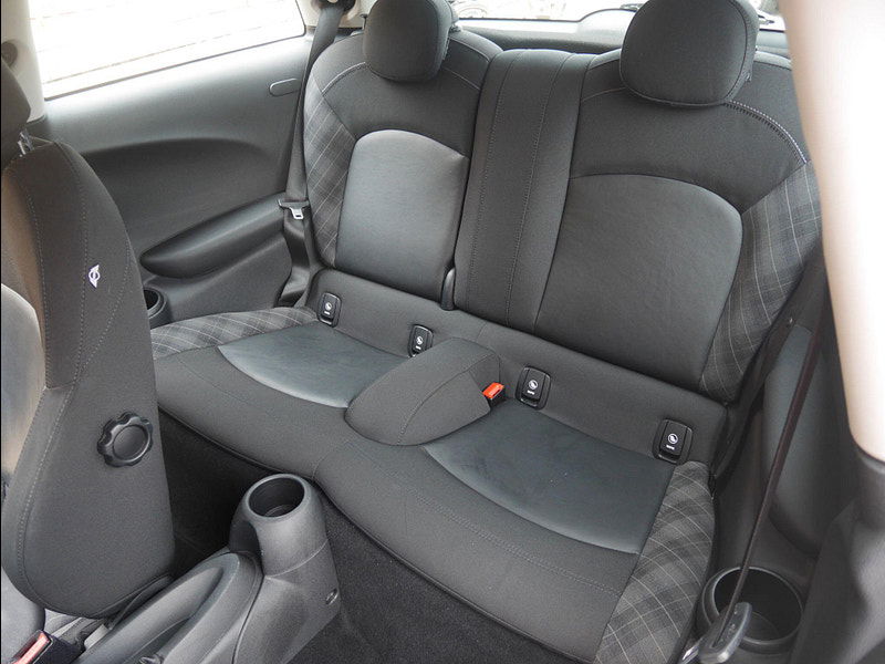 MINI Hatch 1.5 Cooper D Euro 6 (s/s) 3dr 3dr Manual 2025