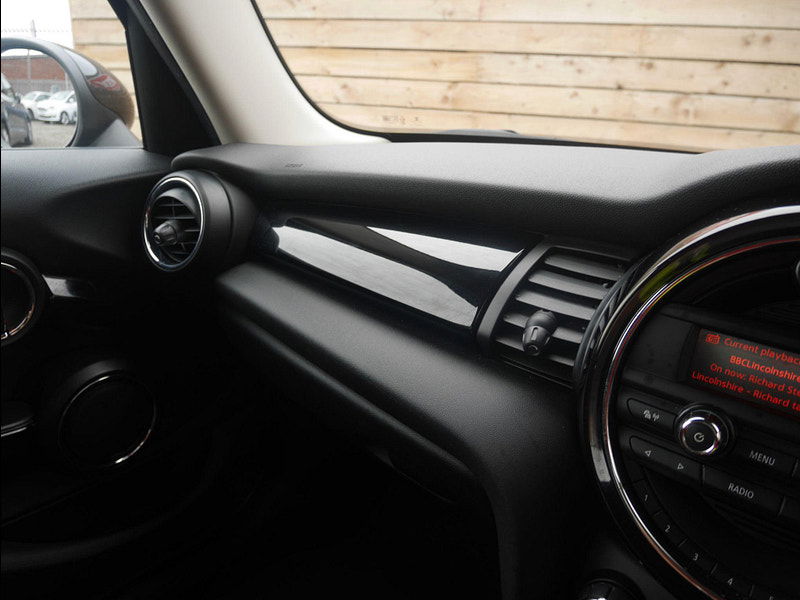 MINI Hatch 1.5 Cooper D Euro 6 (s/s) 5dr 5dr Manual 2025