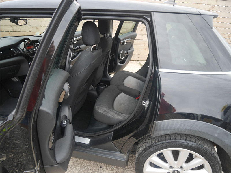 MINI Hatch 1.5 Cooper D Euro 6 (s/s) 5dr 5dr Manual 2025