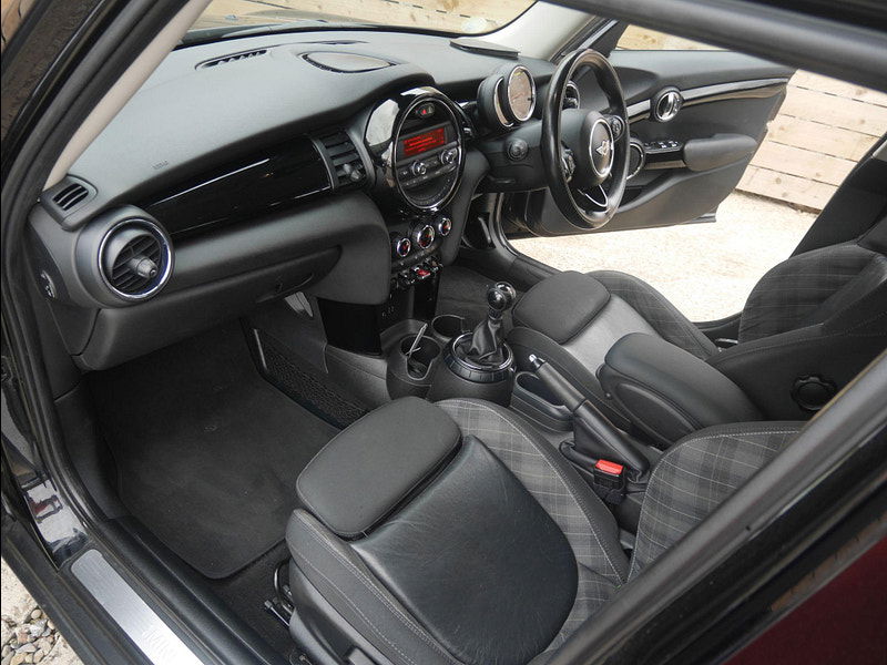 MINI Hatch 1.5 Cooper D Euro 6 (s/s) 5dr 5dr Manual 2025