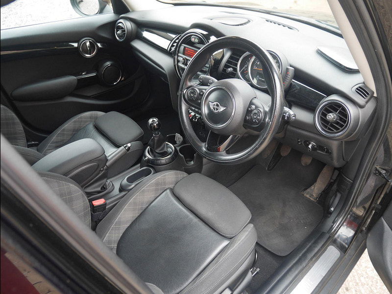 MINI Hatch 1.5 Cooper D Euro 6 (s/s) 5dr 5dr Manual 2025