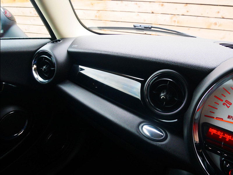 MINI Hatch 1.6 Cooper D Hatchback 3dr Diesel Manual Euro 5 (s/s) (112 ps) 3dr Manual 2025