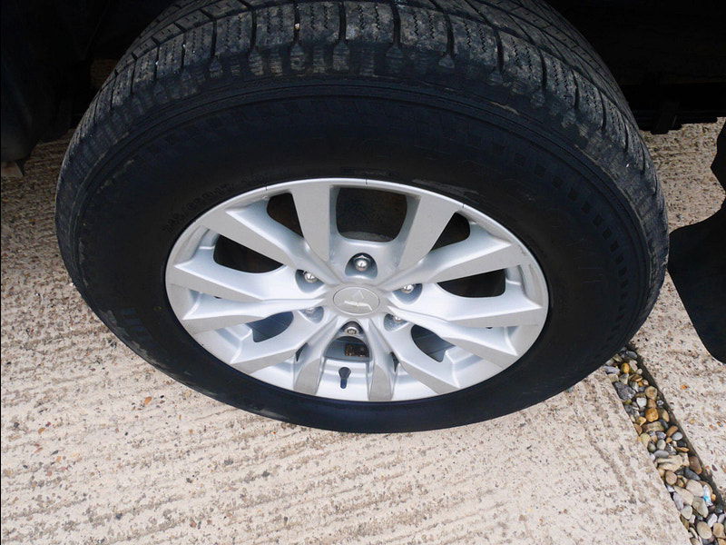 Mitsubishi L200 2.5 DI-D Barbarian 4WD Euro 5 4dr (LB) 4dr Manual 2025