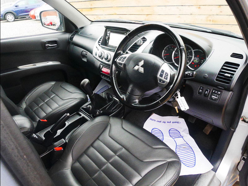 Mitsubishi L200 2.5 DI-D Barbarian 4WD Euro 5 4dr (LB) 4dr Manual 2025