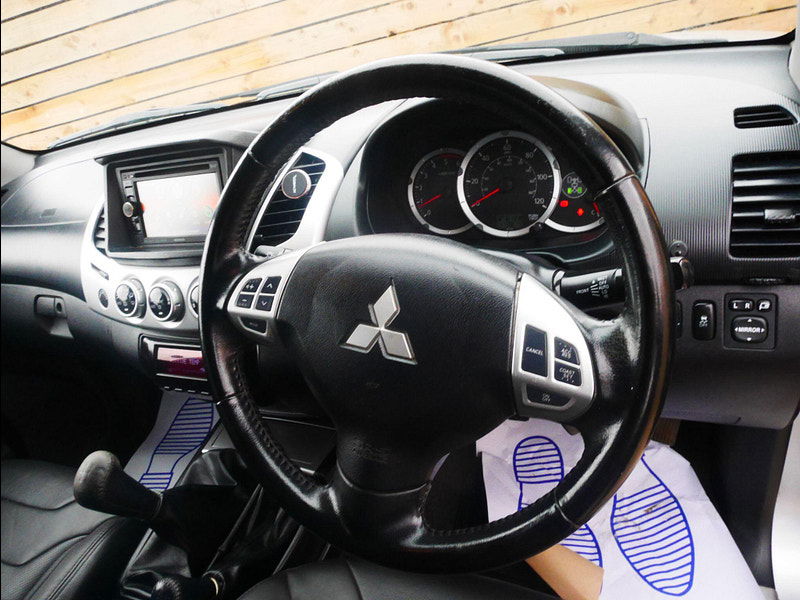 Mitsubishi L200 2.5 DI-D Barbarian 4WD Euro 5 4dr (LB) 4dr Manual 2025