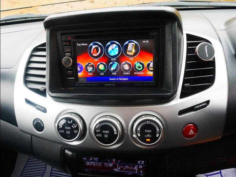 Mitsubishi L200 2.5 DI-D Barbarian 4WD Euro 5 4dr (LB) 4dr Manual 2025