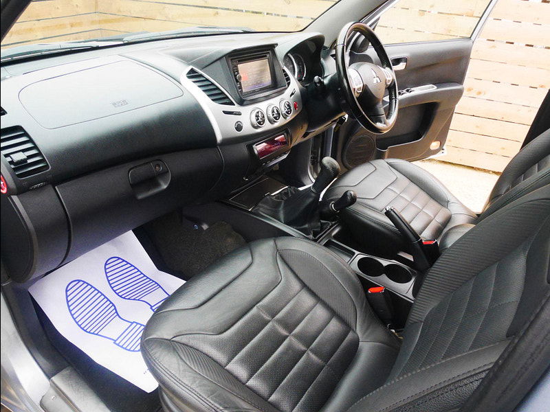 Mitsubishi L200 2.5 DI-D Barbarian 4WD Euro 5 4dr (LB) 4dr Manual 2025