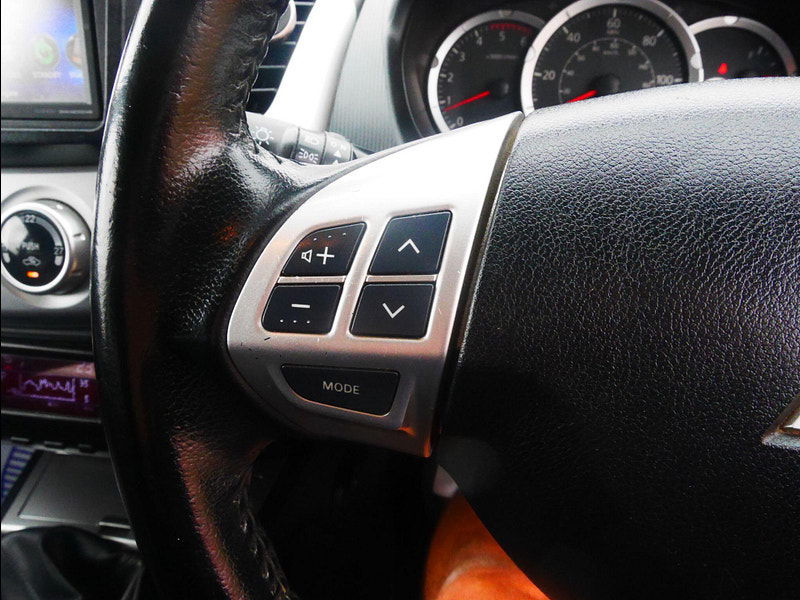 Mitsubishi L200 2.5 DI-D Barbarian 4WD Euro 5 4dr (LB) 4dr Manual 2025