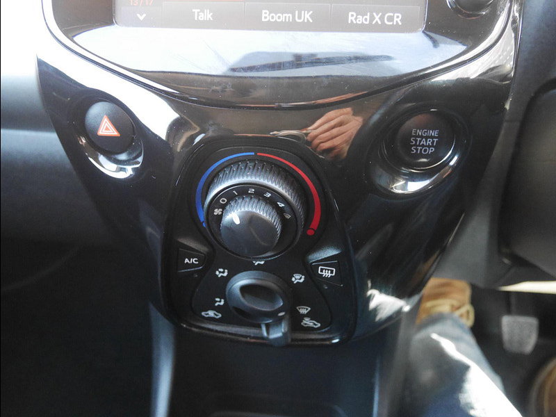 Peugeot 108 1.2 VTi PureTech Allure Hatchback 5dr Petrol Manual Euro 5 (82 ps) 5dr Manual 2026