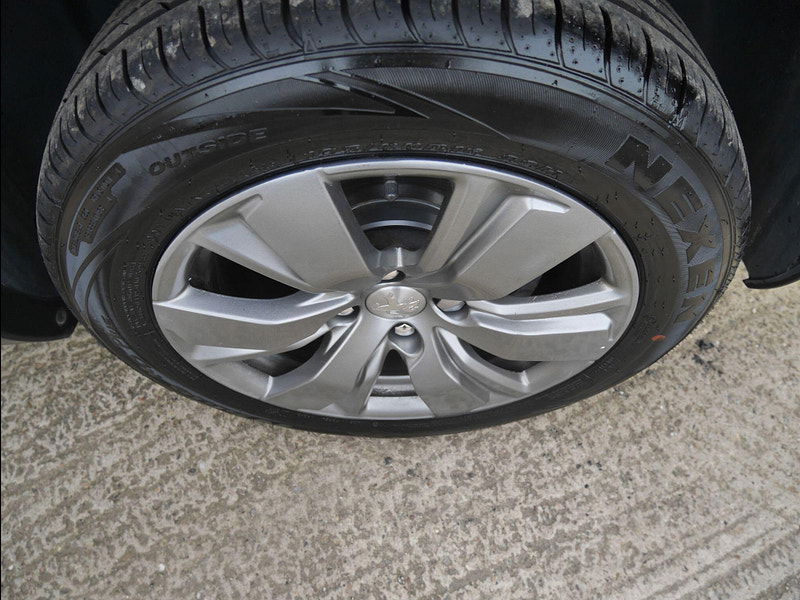 Peugeot 2008 1.2 PureTech Active SUV 5dr Petrol Manual Euro 6 (s/s) (82 ps) 5dr Manual 2025