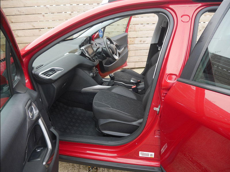 Peugeot 2008 1.2 PureTech Active SUV 5dr Petrol Manual Euro 6 (s/s) (82 ps) 5dr Manual 2025