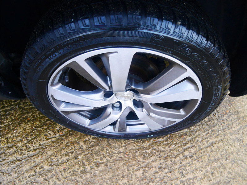 Peugeot 2008 1.2 PureTech GPF Allure SUV 5dr Petrol Manual Euro 6 (s/s) (130 ps) 5dr Manual 2026