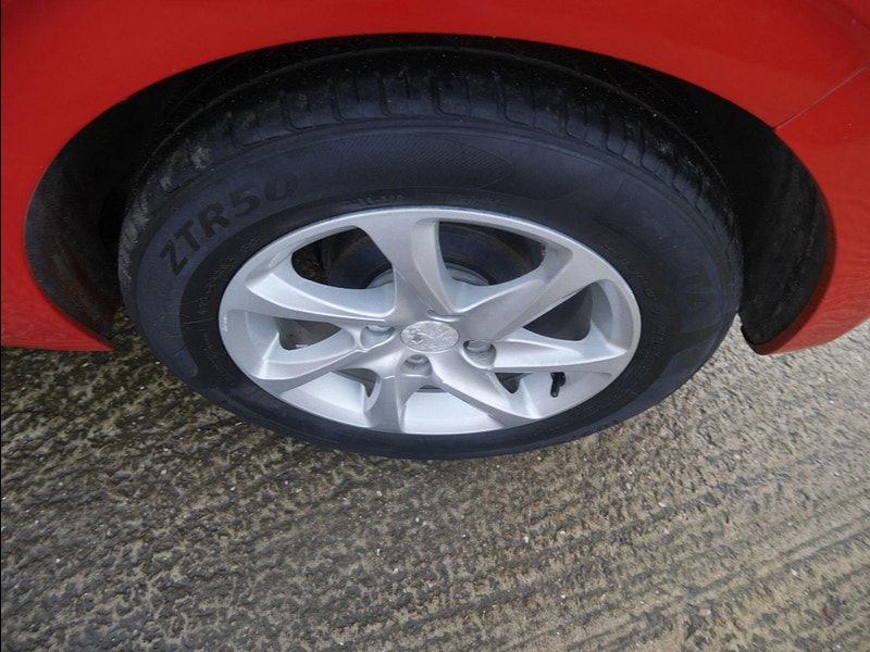 Peugeot 208 1.2 PureTech Active Hatchback 5dr Petrol Manual Euro 6 (82 ps) 5dr Manual 2026