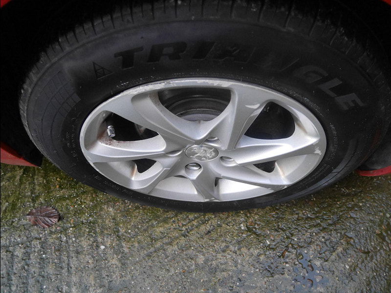 Peugeot 208 1.2 PureTech Active Hatchback 5dr Petrol Manual Euro 6 (82 ps) 5dr Manual 2026