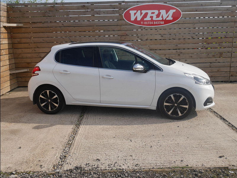 Peugeot 208 1.2 PureTech Allure Premium Euro 6 5dr 5dr Manual 2025