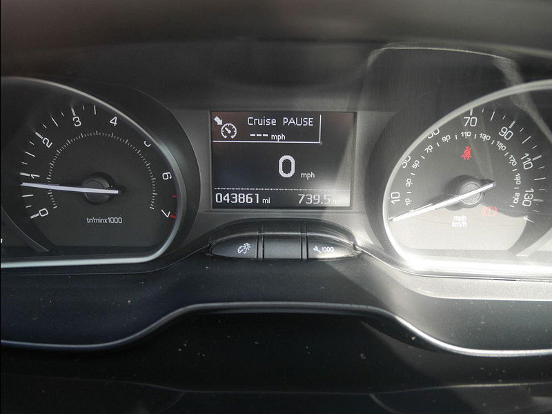 Peugeot 208 1.2 PureTech Allure Premium Euro 6 5dr 5dr Manual 2025