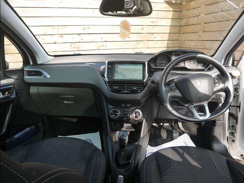 Peugeot 208 1.2 PureTech Allure Premium Euro 6 5dr 5dr Manual 2025