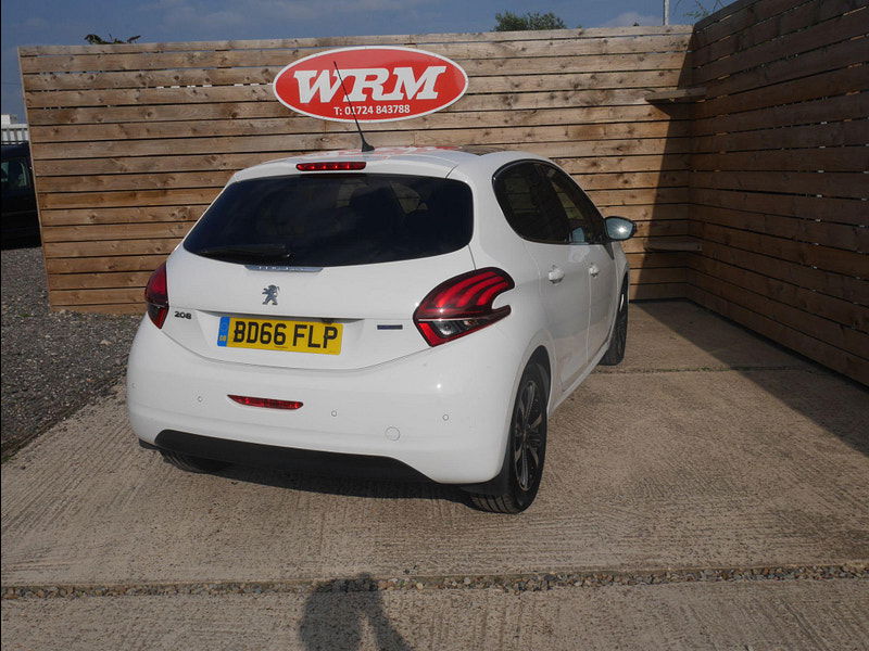 Peugeot 208 1.2 PureTech Allure Premium Euro 6 5dr 5dr Manual 2025
