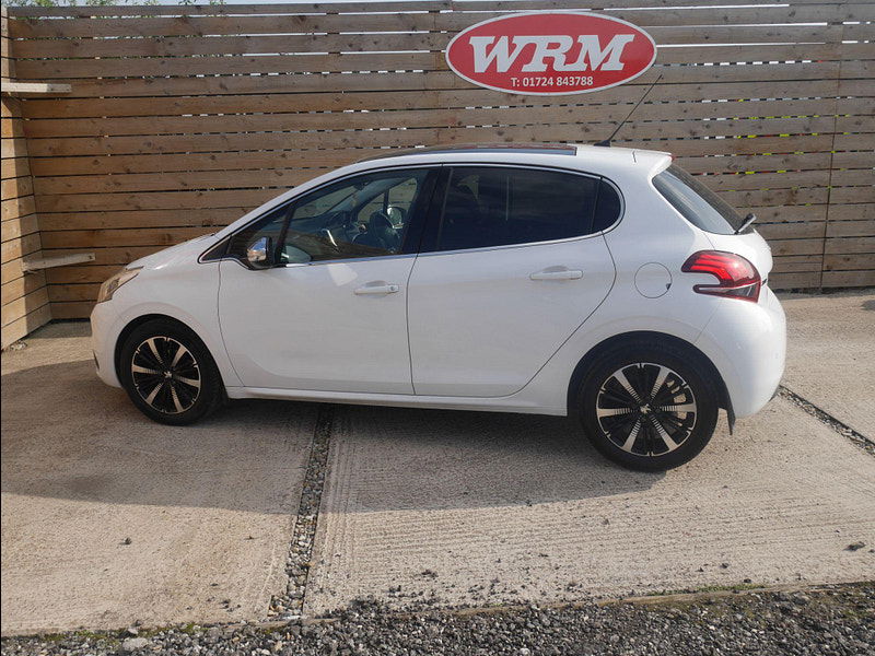 Peugeot 208 1.2 PureTech Allure Premium Euro 6 5dr 5dr Manual 2025