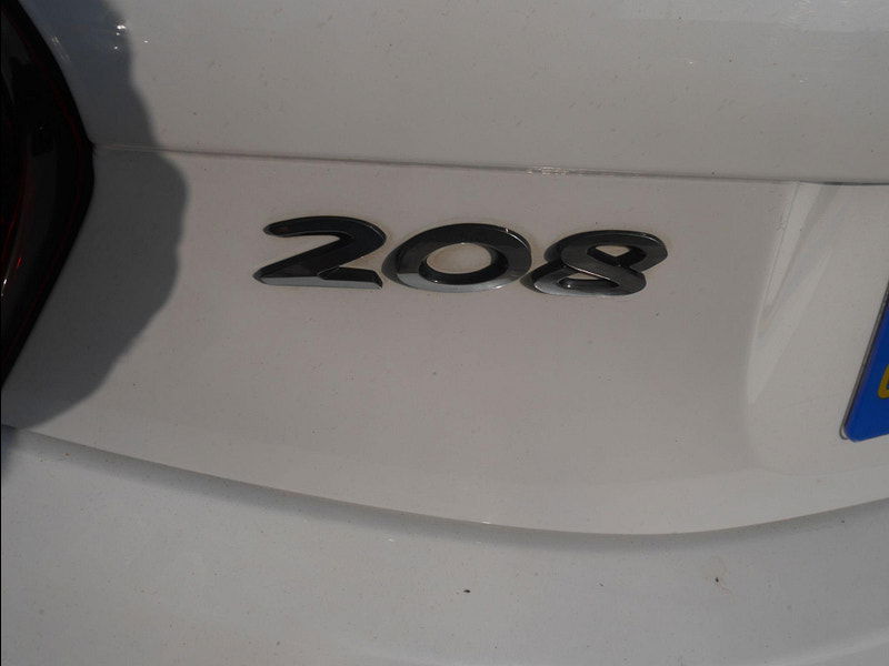 Peugeot 208 1.2 PureTech Allure Premium Euro 6 5dr 5dr Manual 2025
