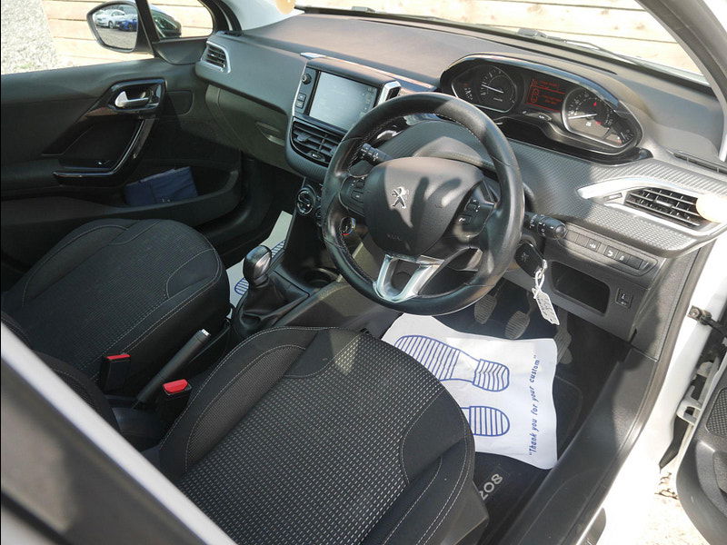 Peugeot 208 1.2 PureTech Allure Premium Euro 6 5dr 5dr Manual 2025